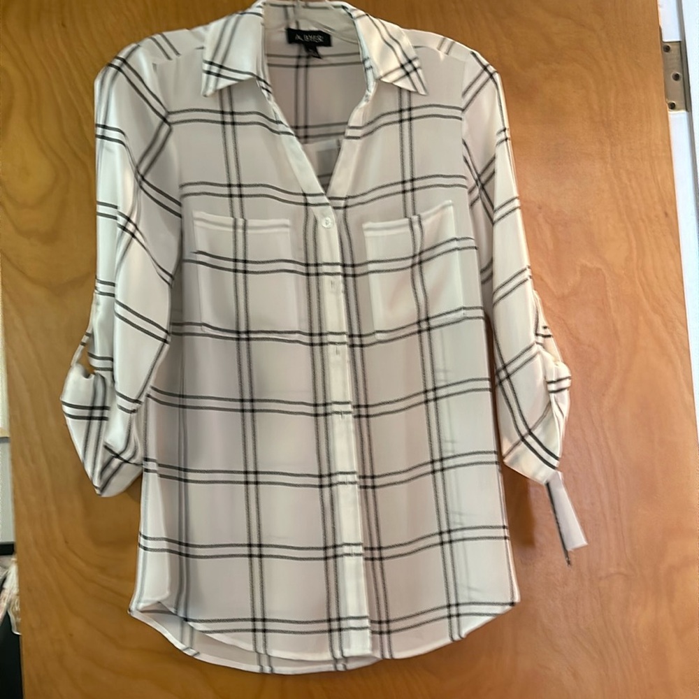 A Byer blouse NWT small